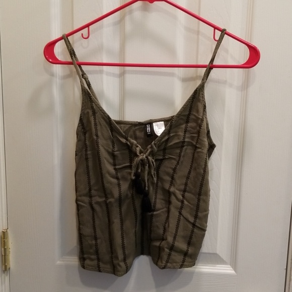 H&M Tops - Preloved cami crop top H&M Tops - Preloved cami crop top